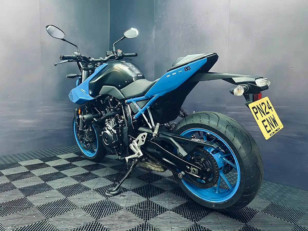 Used 2024 Suzuki GSX-8S Blue - Interior and Exterior details 14