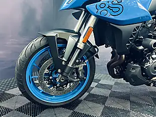 Used 2024 Suzuki GSX-8S Blue - Interior and Exterior details 15