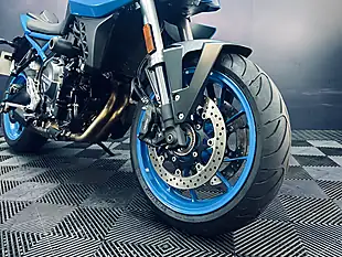 Used 2024 Suzuki GSX-8S Blue - Interior and Exterior details 16
