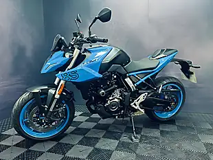 Used 2024 Suzuki GSX-8S Blue - Interior and Exterior details 5