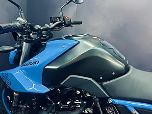 Used 2024 Suzuki GSX-8S Blue - Interior and Exterior details 6