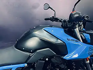 Used 2024 Suzuki GSX-8S Blue - Interior and Exterior details 9