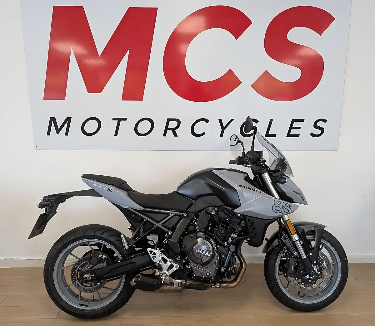 Used 2024 Suzuki GSX-8S Grey - Front View