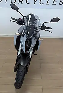 Used 2024 Suzuki GSX-8S Grey - Interior and Exterior details 19