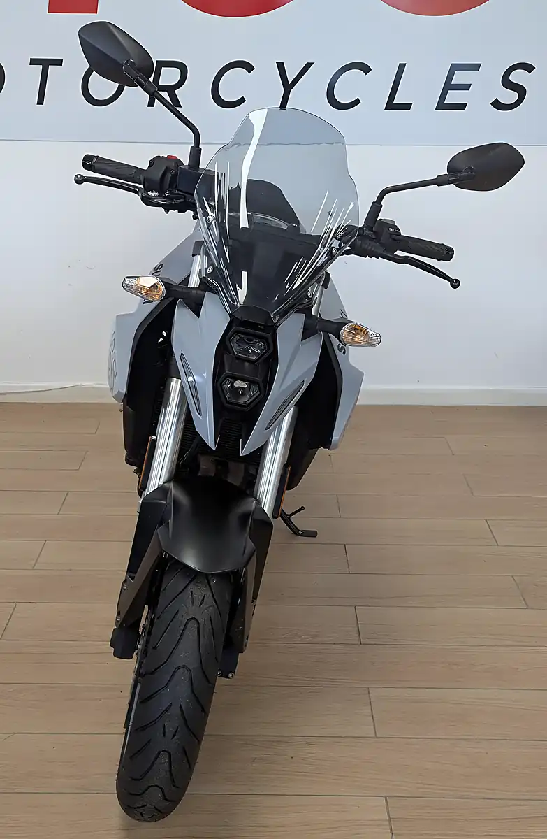 Used 2024 Suzuki GSX-8S Grey - Interior and Exterior details 3