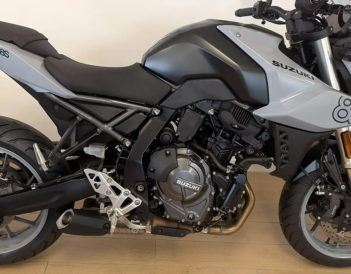 Used 2024 Suzuki GSX-8S Grey - Interior and Exterior details 6