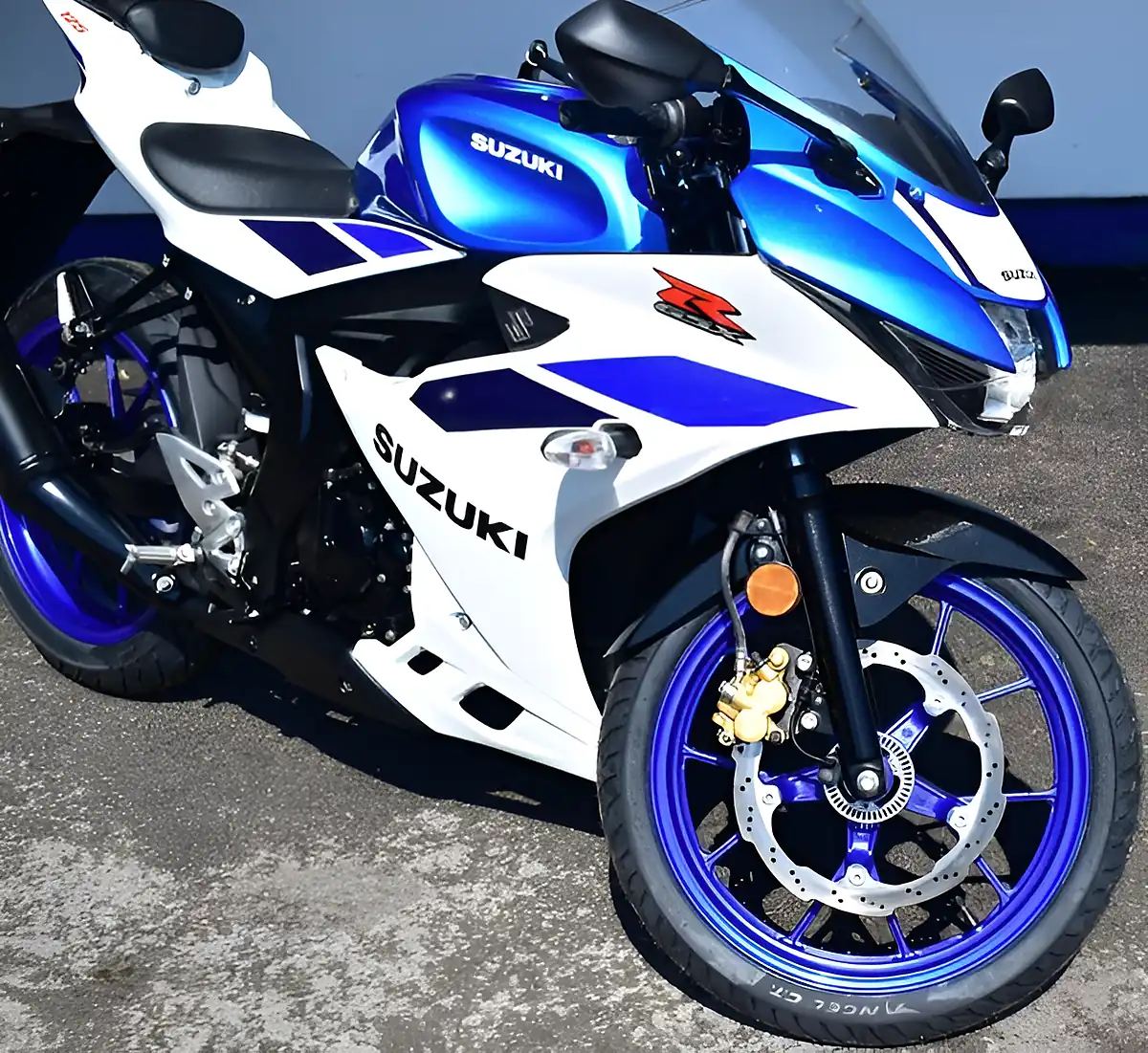 Used 2024 Suzuki Gsx-R125 Super Sports White - Interior and Exterior details 11