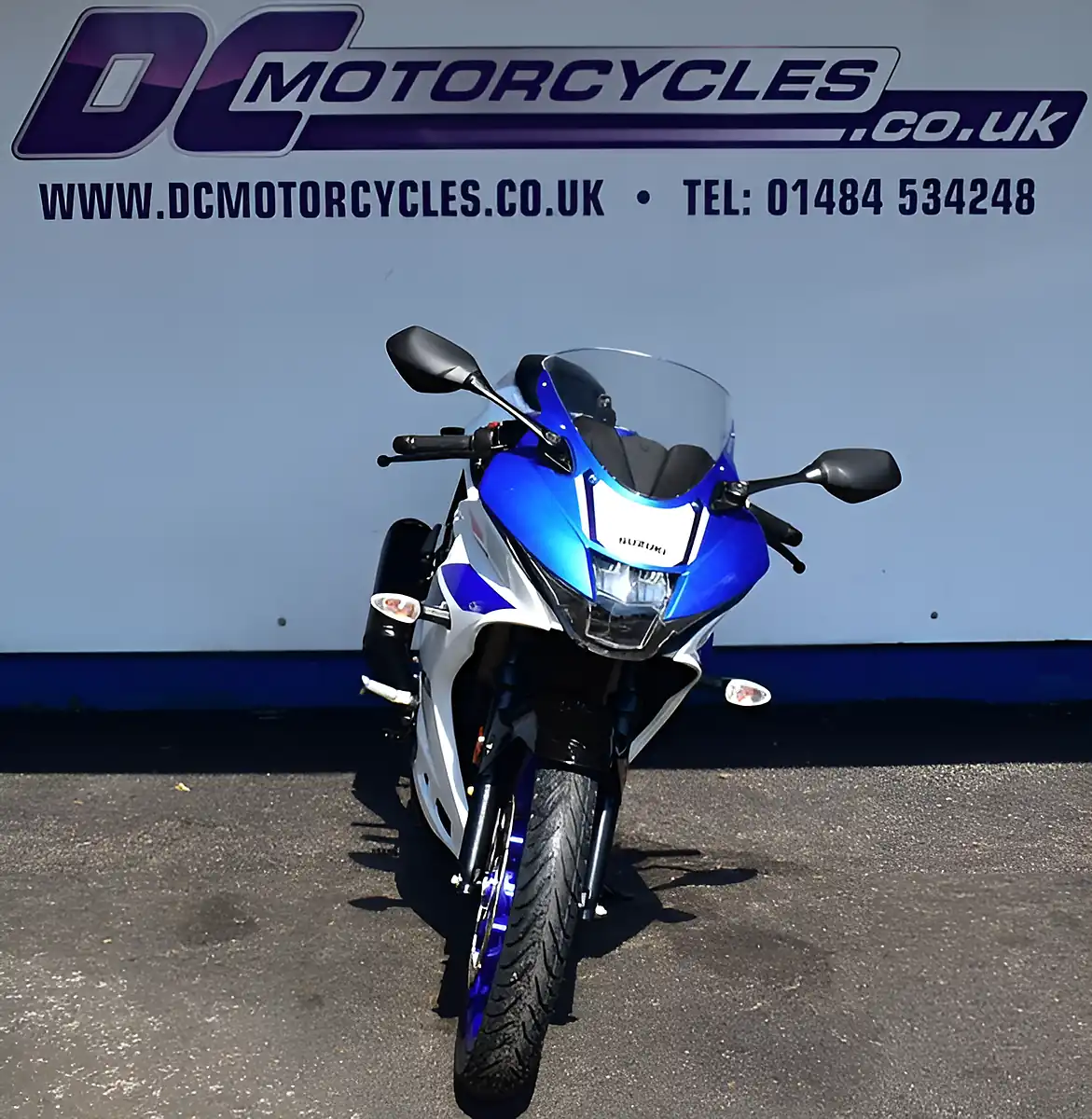 Used 2024 Suzuki Gsx-R125 Super Sports White - Interior and Exterior details 3