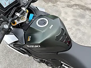 Used 2024 Suzuki GSX-S1000 Gx Green - Interior and Exterior details 12