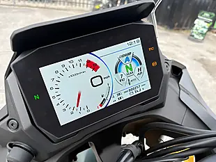 Used 2024 Suzuki GSX-S1000 Gx Green - Interior and Exterior details 13