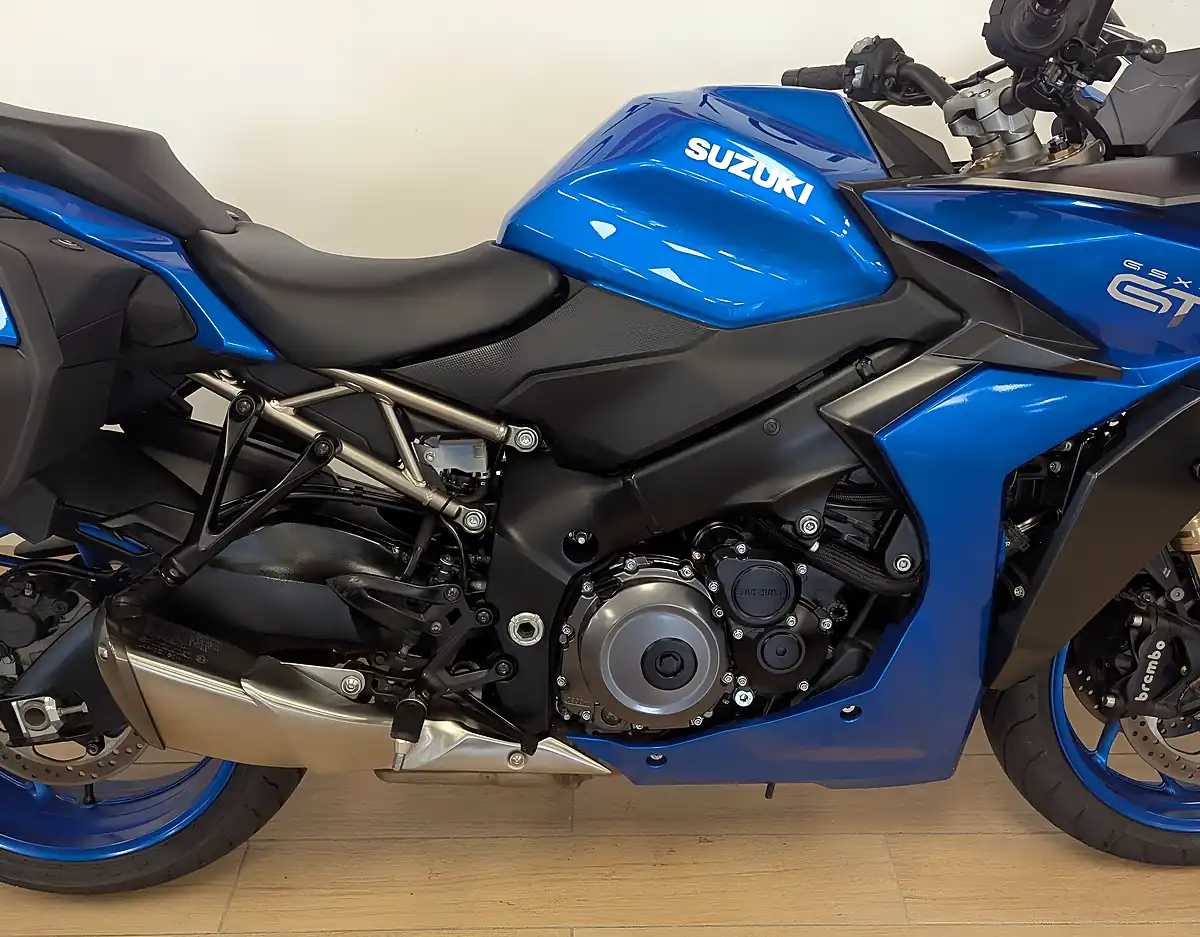Used 2024 Suzuki GSX-S1000GT Blue - Interior and Exterior details 6