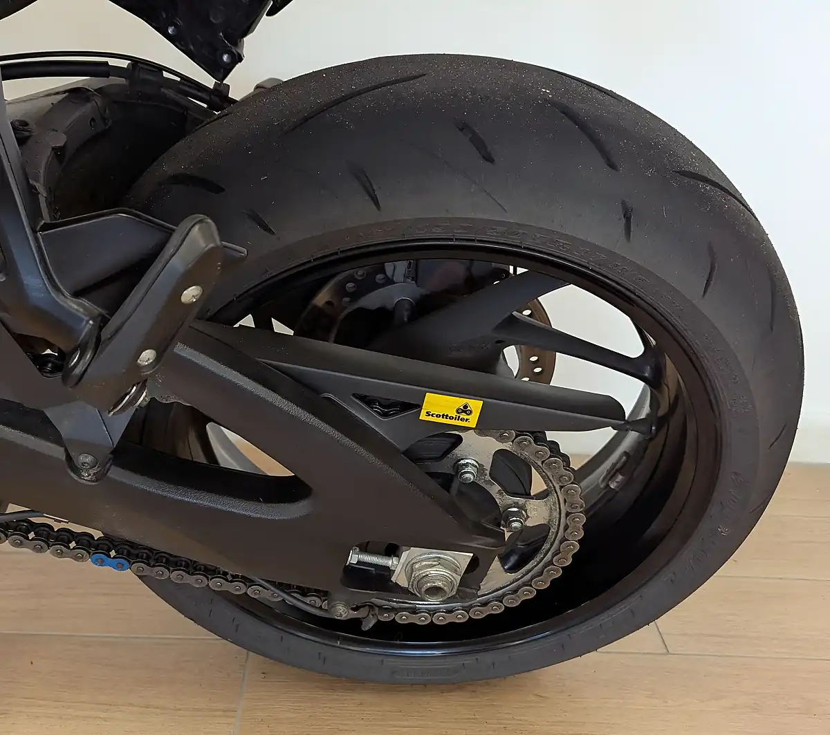 Used 2024 Suzuki GSX-S1000GX Green - Interior and Exterior details 14