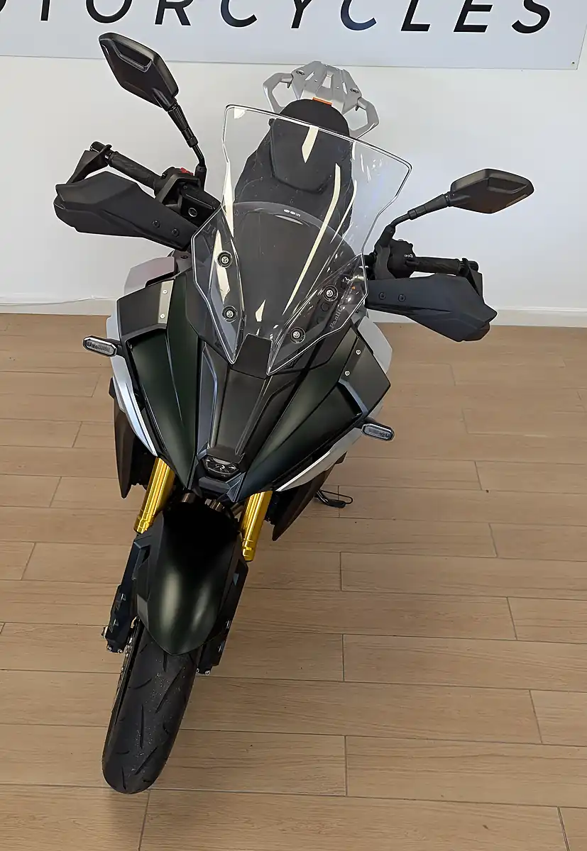 Used 2024 Suzuki GSX-S1000GX Green - Interior and Exterior details 20