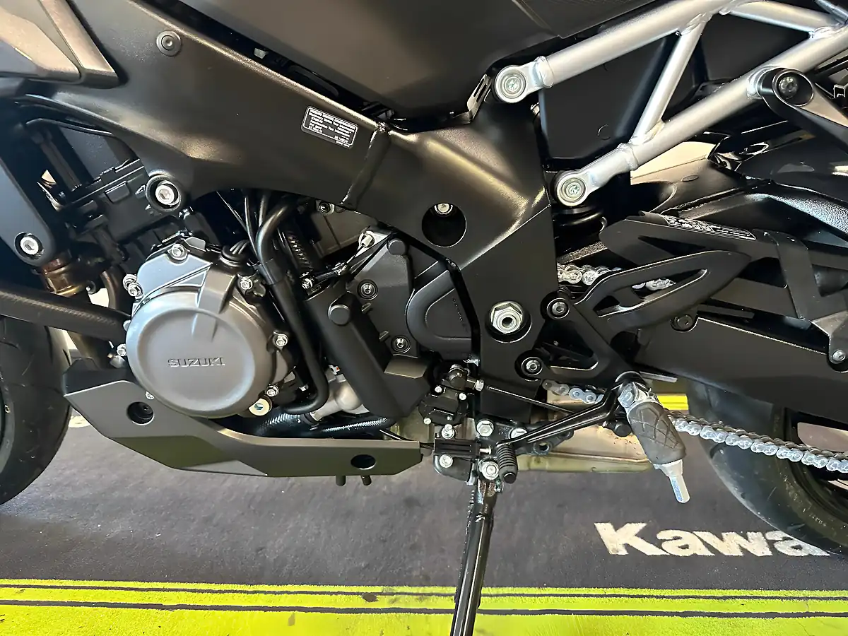 Used 2024 Suzuki GSX-S1000GX+ Gx+ Black - Interior and Exterior details 16
