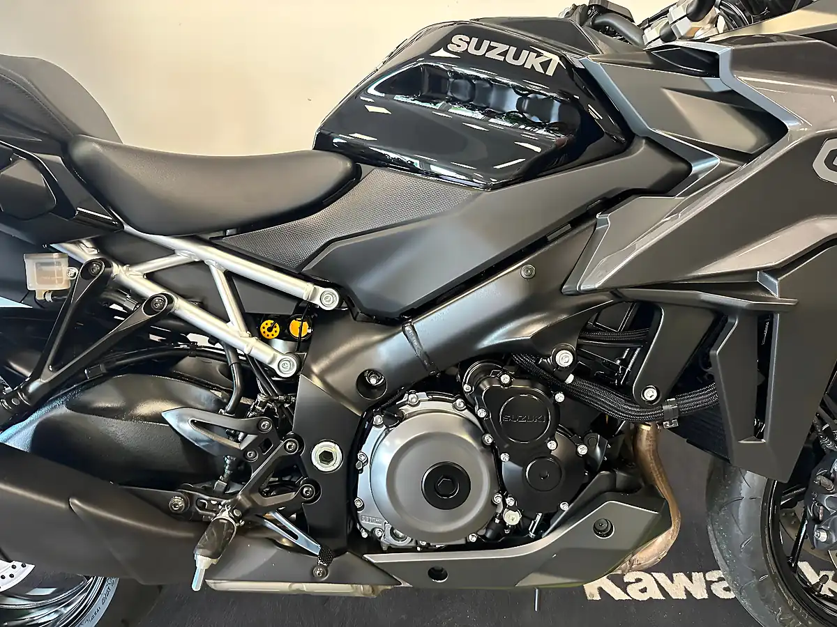 Used 2024 Suzuki GSX-S1000GX+ Gx+ Black - Interior and Exterior details 5