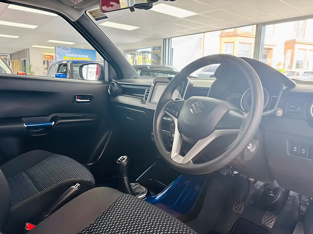 Used 2024 Suzuki Ignis Sz-T Blue - Interior and Exterior details 16