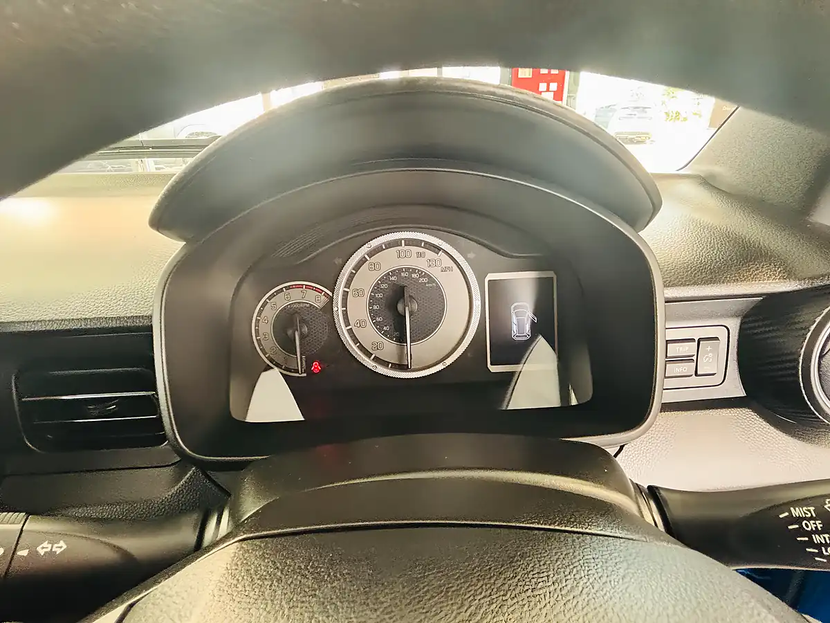 Used 2024 Suzuki Ignis Sz-T Blue - Interior and Exterior details 18