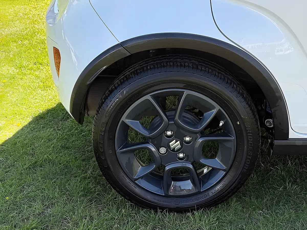 Used 2024 Suzuki Ignis Sz-T White - Interior and Exterior details 10
