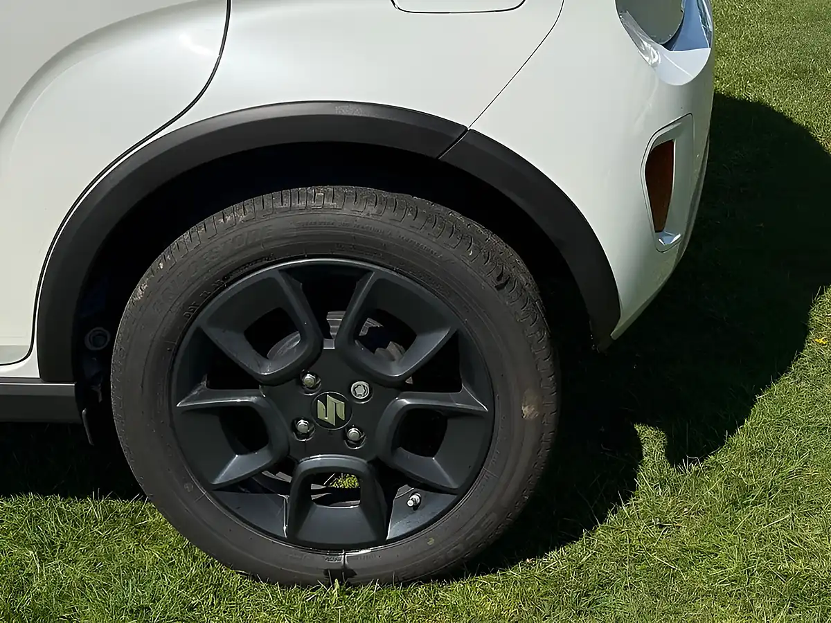 Used 2024 Suzuki Ignis Sz-T White - Interior and Exterior details 11