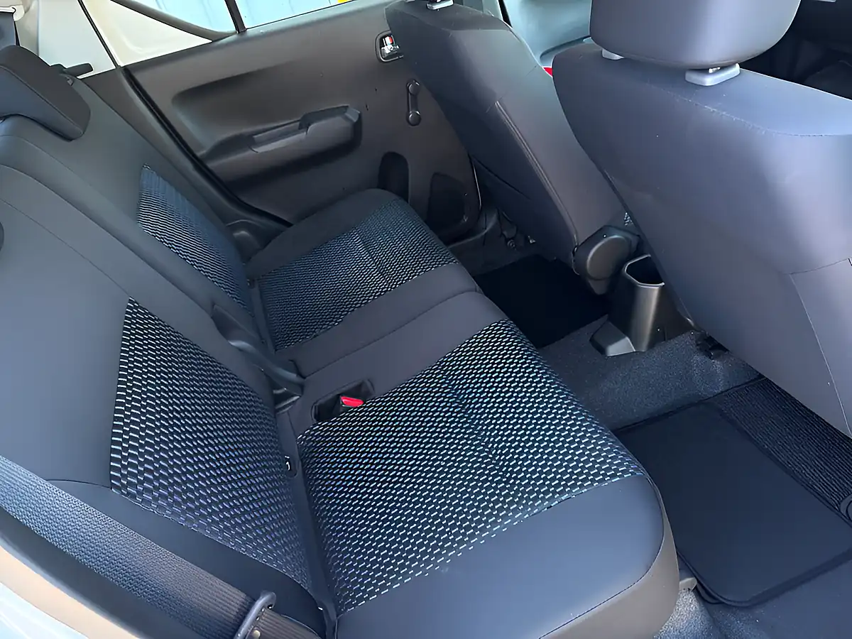 Used 2024 Suzuki Ignis Sz-T White - Interior and Exterior details 14