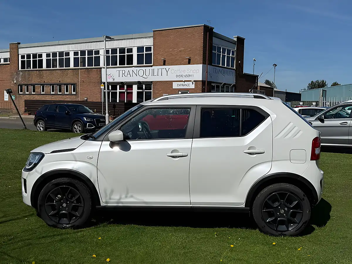 Used 2024 Suzuki Ignis Sz-T White - Interior and Exterior details 8