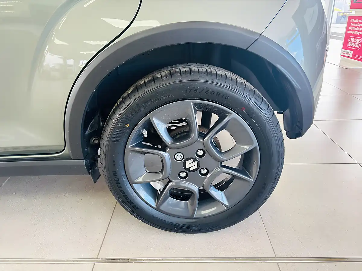 Used 2024 Suzuki Ignis SZ5 Green - Interior and Exterior details 15