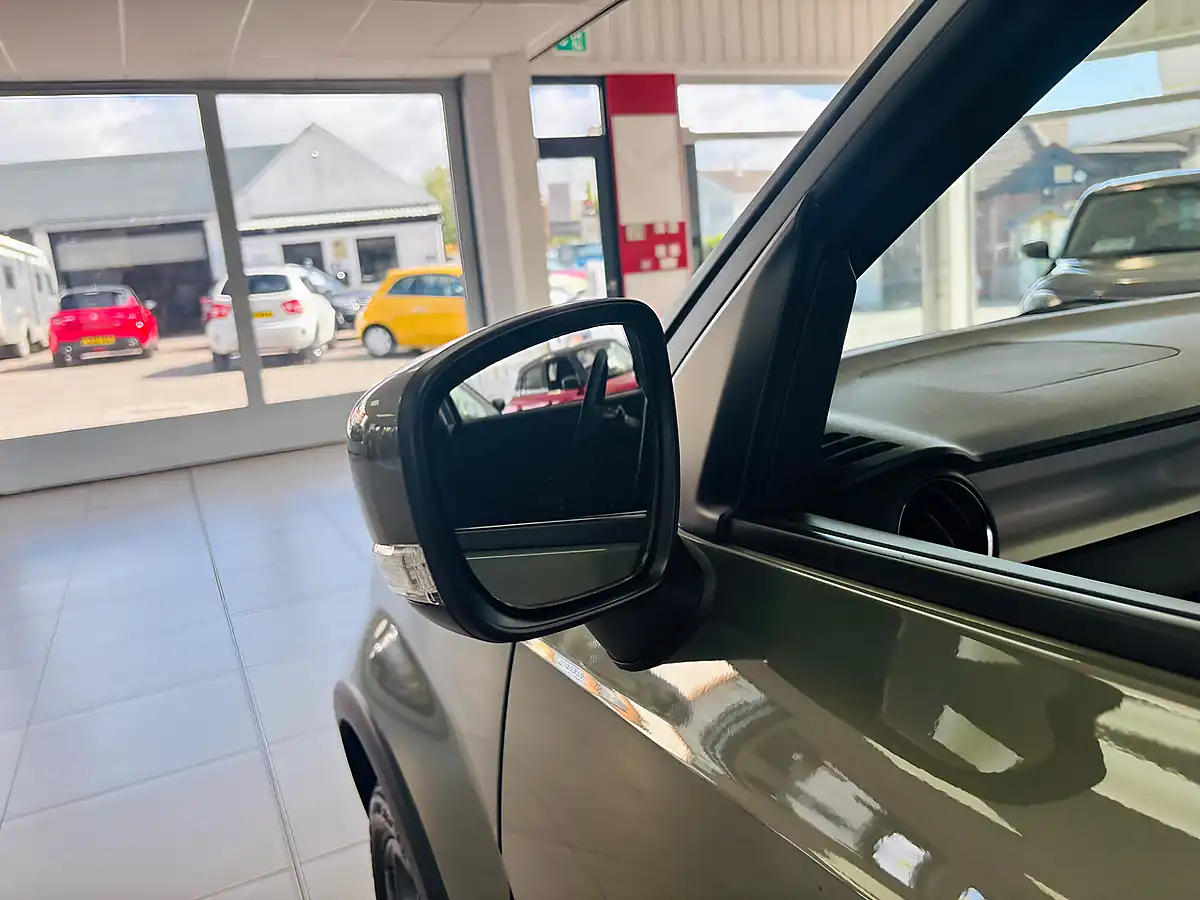 Used 2024 Suzuki Ignis SZ5 Green - Interior and Exterior details 17
