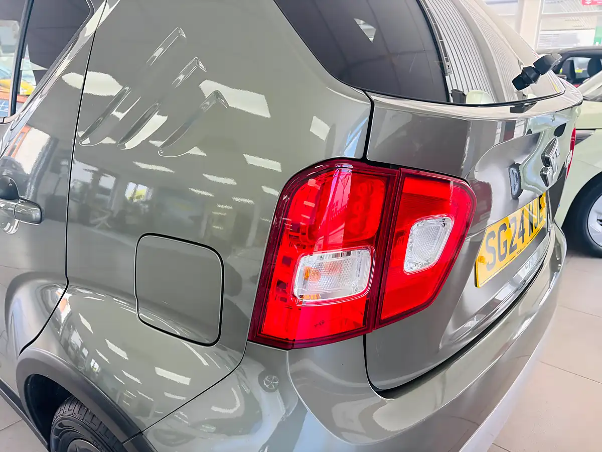 Used 2024 Suzuki Ignis SZ5 Green - Interior and Exterior details 18
