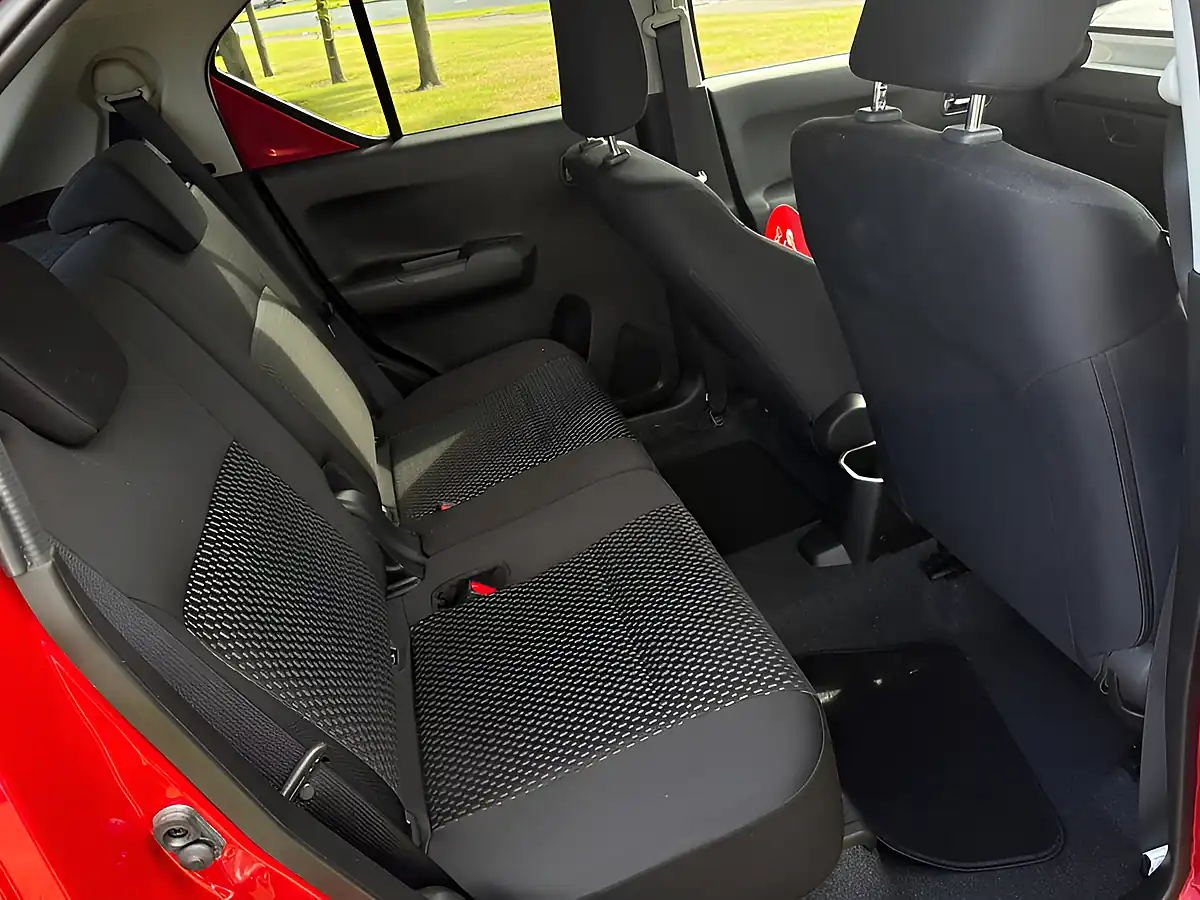 Used 2024 Suzuki Ignis SZ5 Red - Interior and Exterior details 11