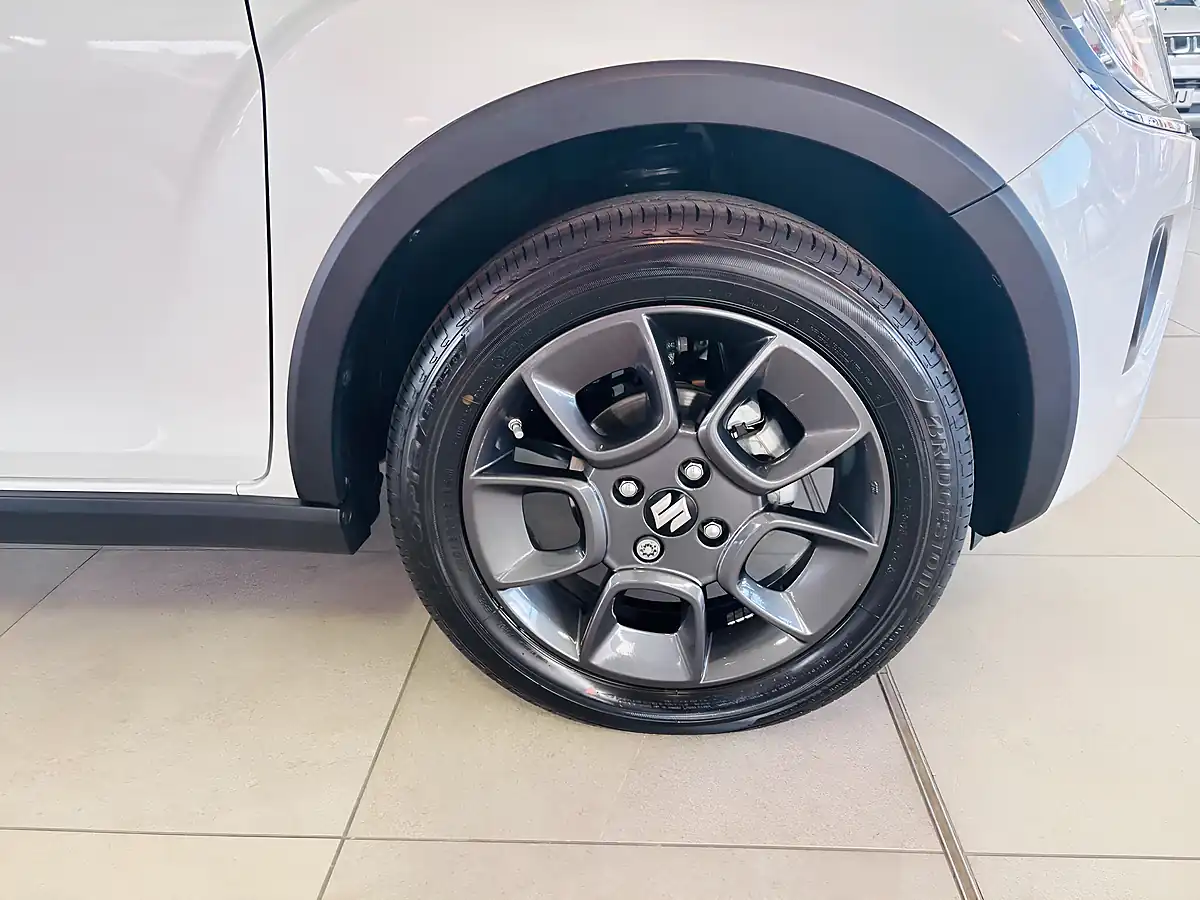 Used 2024 Suzuki Ignis SZ5 White - Interior and Exterior details 11