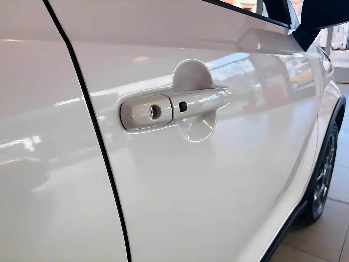 Used 2024 Suzuki Ignis SZ5 White - Interior and Exterior details 9