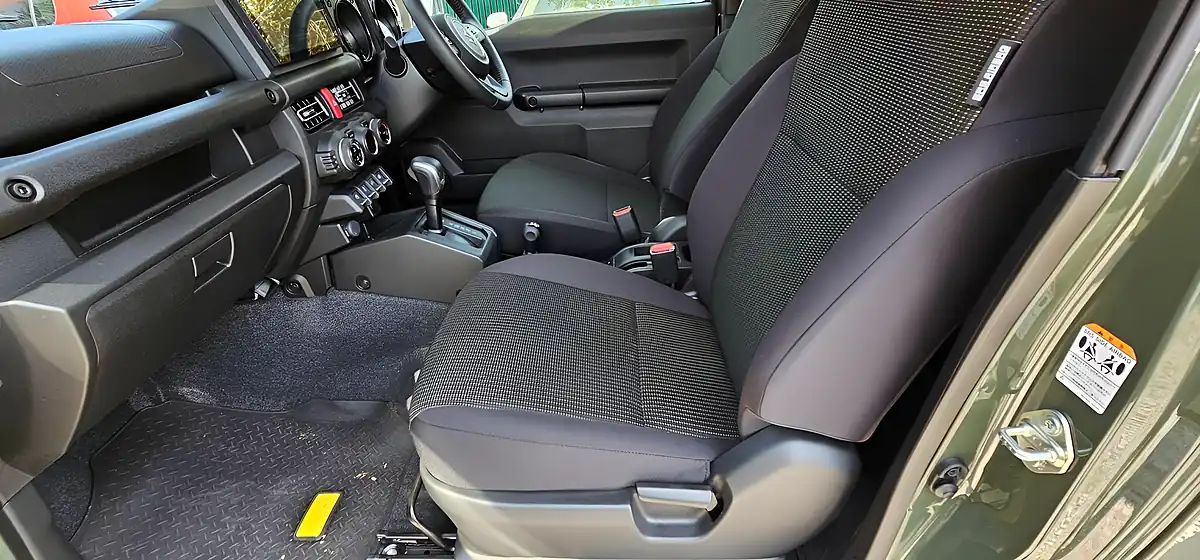Used 2024 Suzuki Jimny SZ5 Green - Interior and Exterior details 12