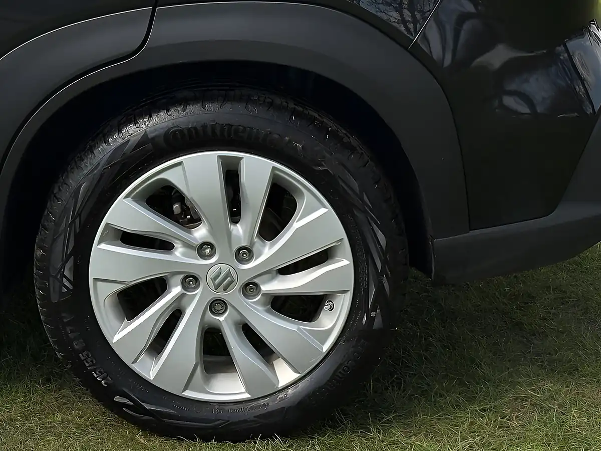 Used 2024 Suzuki S-Cross Motion Black - Interior and Exterior details 10