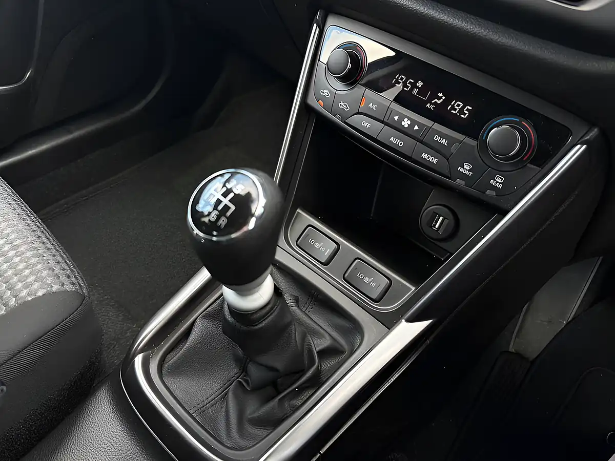 Used 2024 Suzuki S-Cross Motion Black - Interior and Exterior details 17