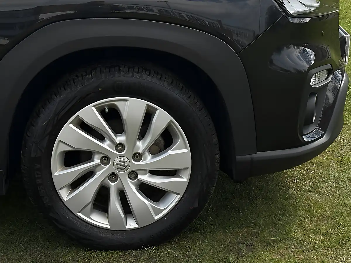 Used 2024 Suzuki S-Cross Motion Black - Interior and Exterior details 8
