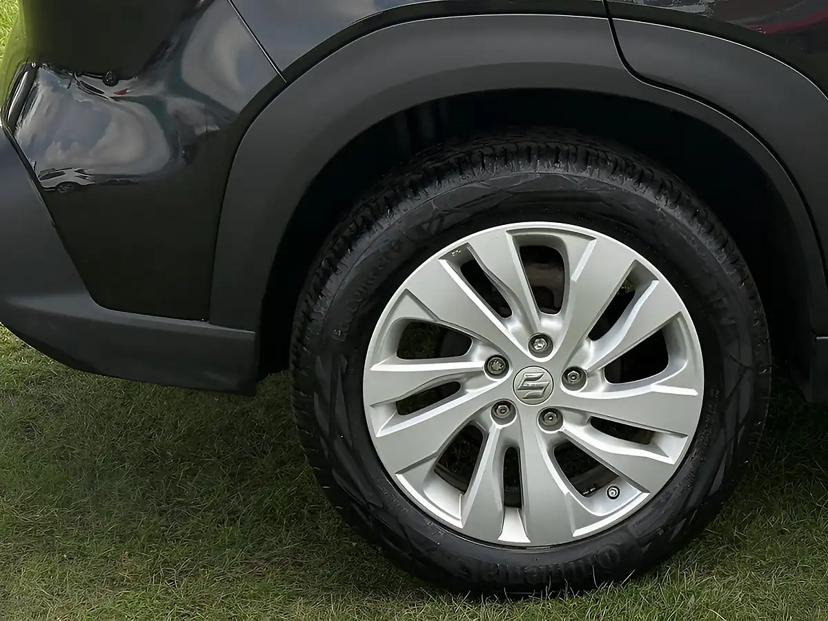 Used 2024 Suzuki S-Cross Motion Black - Interior and Exterior details 9