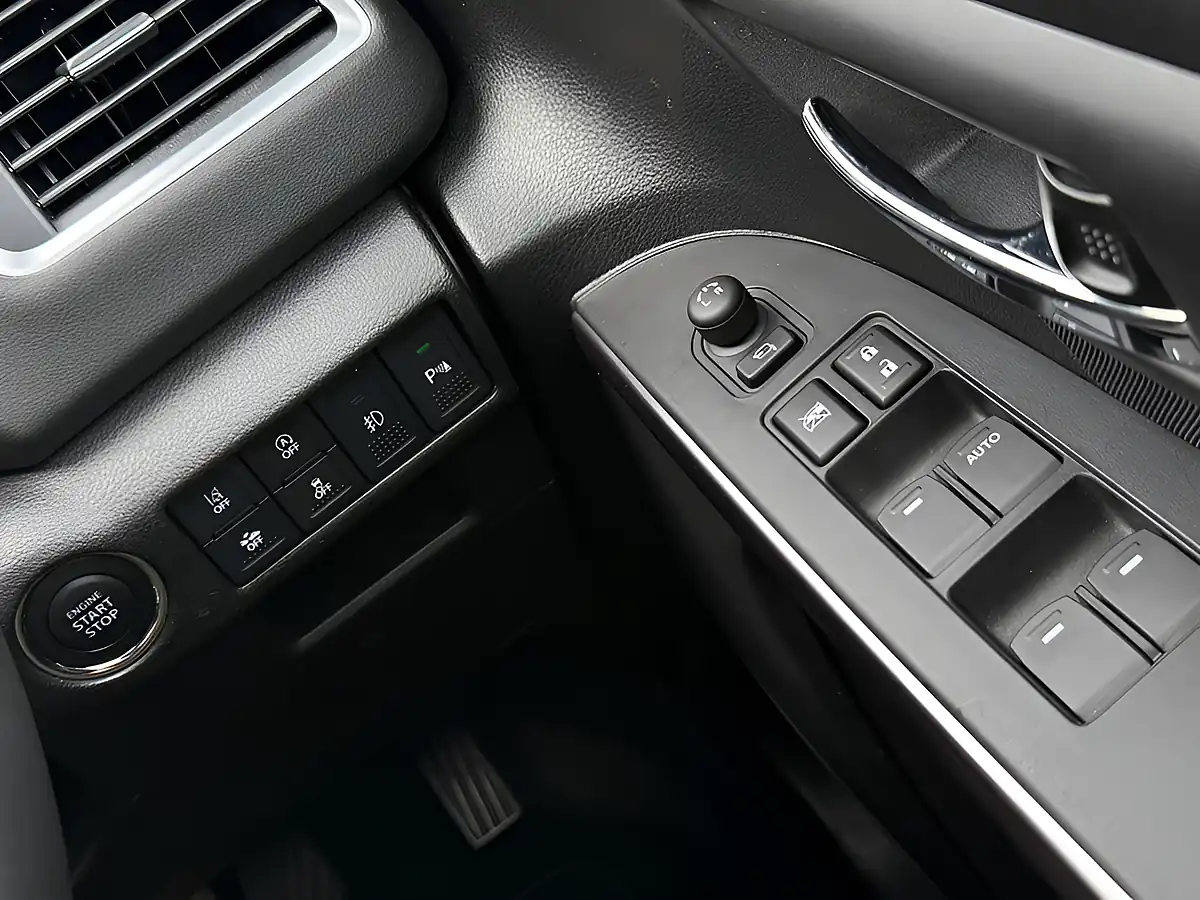 Used 2024 Suzuki S-Cross Motion Black - Interior and Exterior details 18