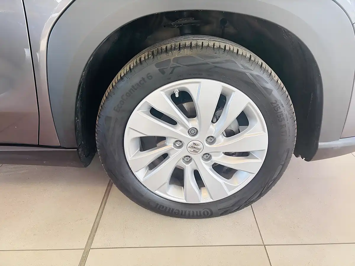 Used 2024 Suzuki S-Cross Motion Grey - Interior and Exterior details 11