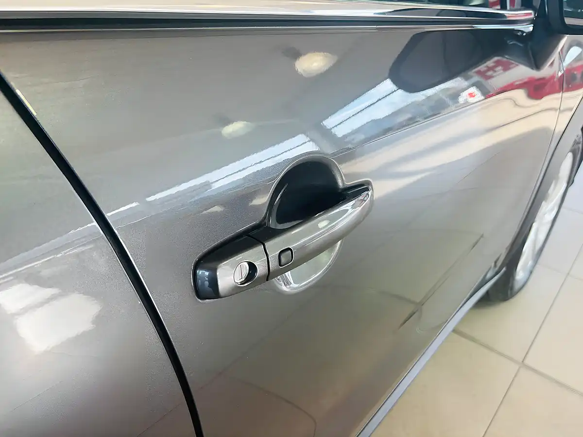 Used 2024 Suzuki S-Cross Motion Grey - Interior and Exterior details 9