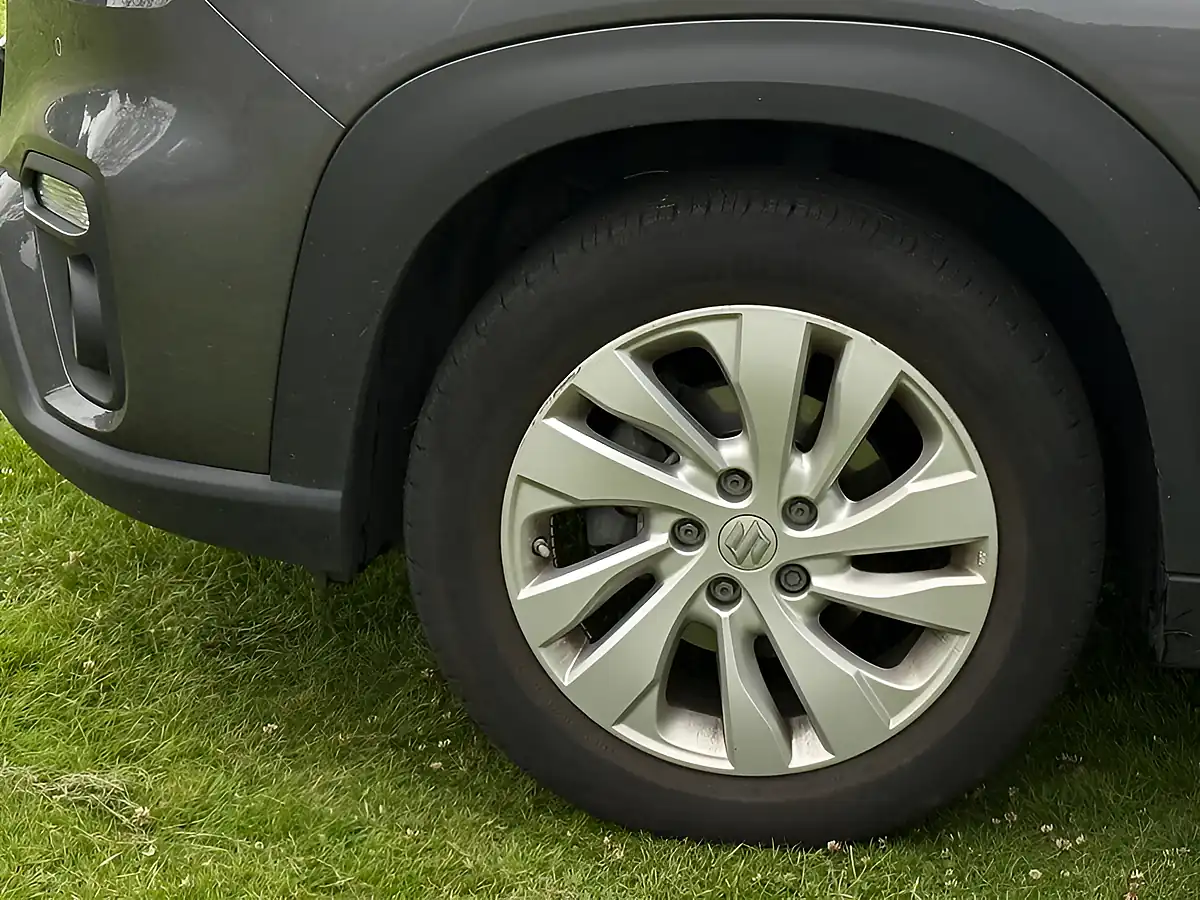 Used 2024 Suzuki S-Cross Motion Grey - Interior and Exterior details 10