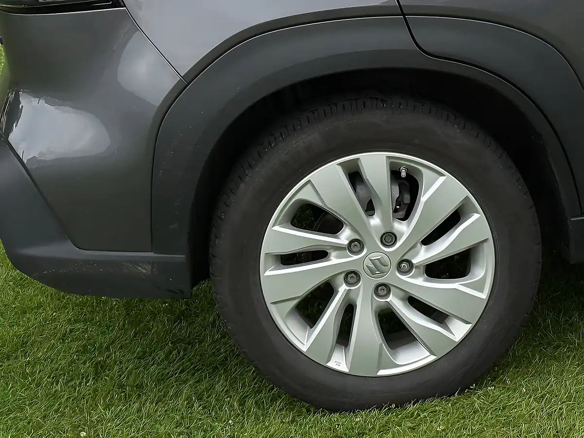 Used 2024 Suzuki S-Cross Motion Grey - Interior and Exterior details 8
