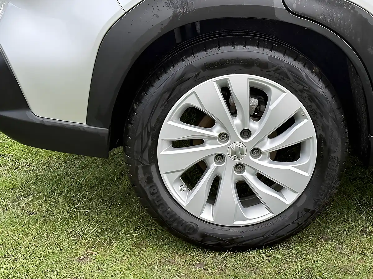 Used 2024 Suzuki S-Cross Motion Silver - Interior and Exterior details 10