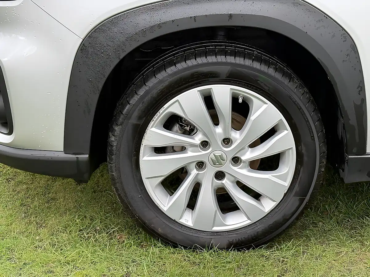 Used 2024 Suzuki S-Cross Motion Silver - Interior and Exterior details 12