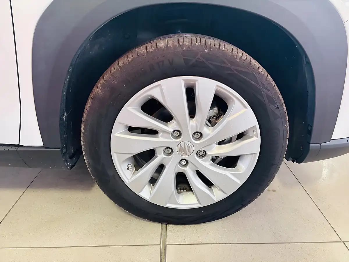 Used 2024 Suzuki S-Cross Motion White - Interior and Exterior details 10