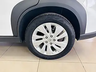Used 2024 Suzuki S-Cross Motion White - Interior and Exterior details 18