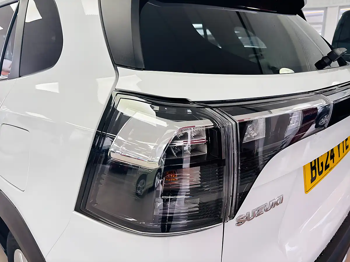 Used 2024 Suzuki S-Cross Motion White - Interior and Exterior details 19
