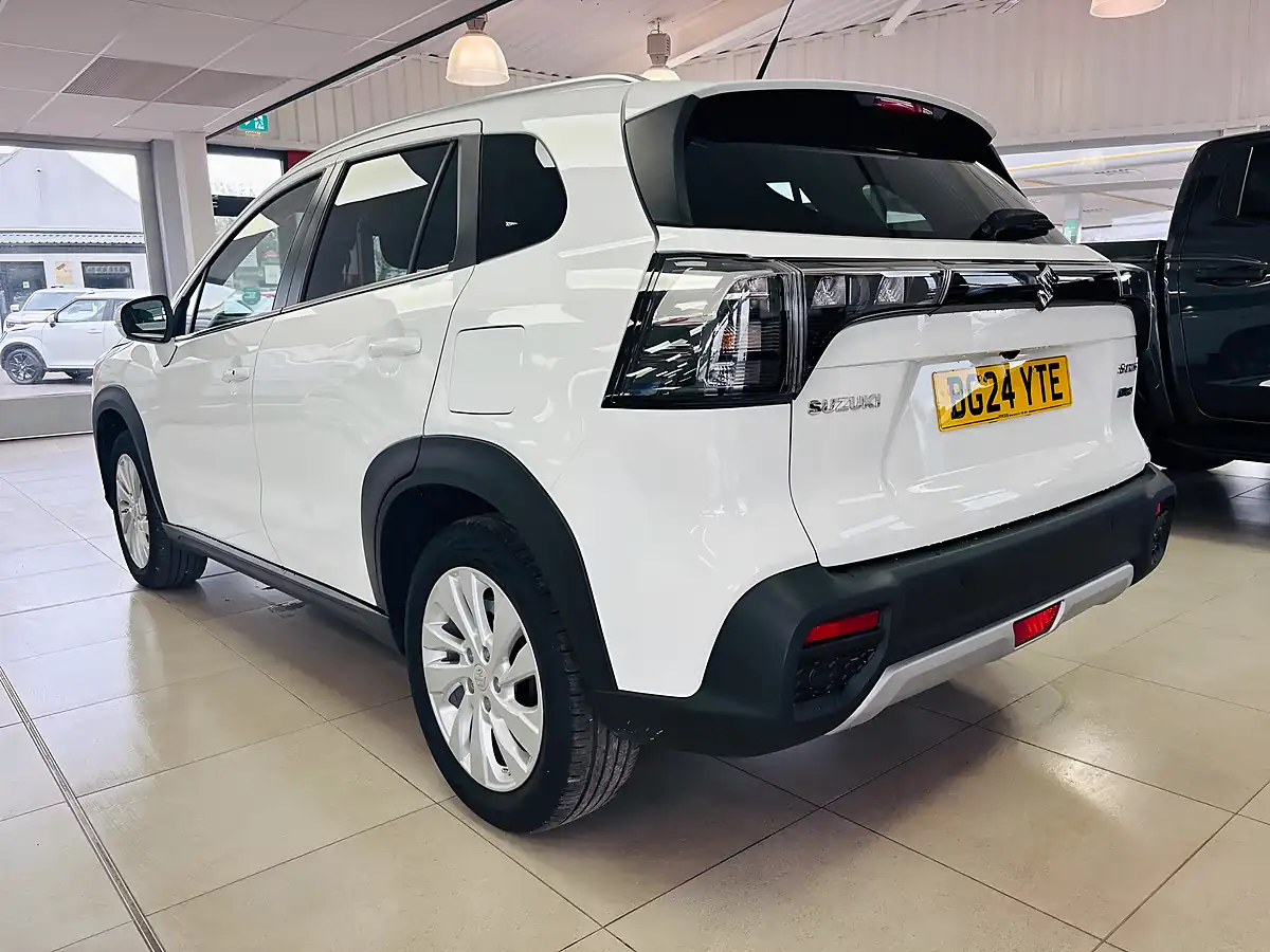Used 2024 Suzuki S-Cross Motion White - Interior and Exterior details 3