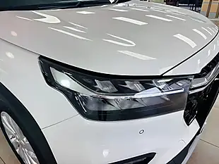 Used 2024 Suzuki S-Cross Motion White - Interior and Exterior details 9