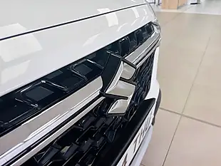 Used 2024 Suzuki S-Cross Motion White - Interior and Exterior details 13