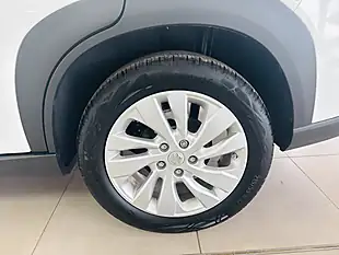Used 2024 Suzuki S-Cross Motion White - Interior and Exterior details 15
